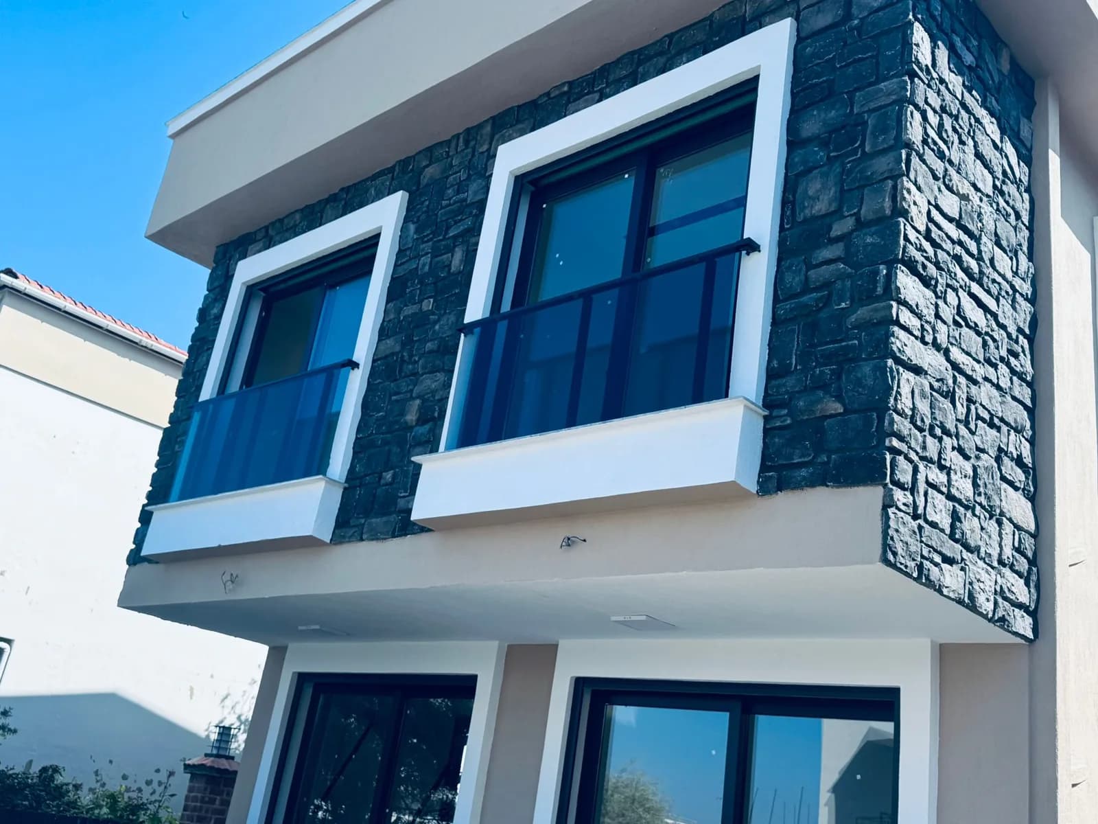 Fransız Balkon Cam Korkuluk — CMT Şahin Yapı Alüminyum Korkuluk