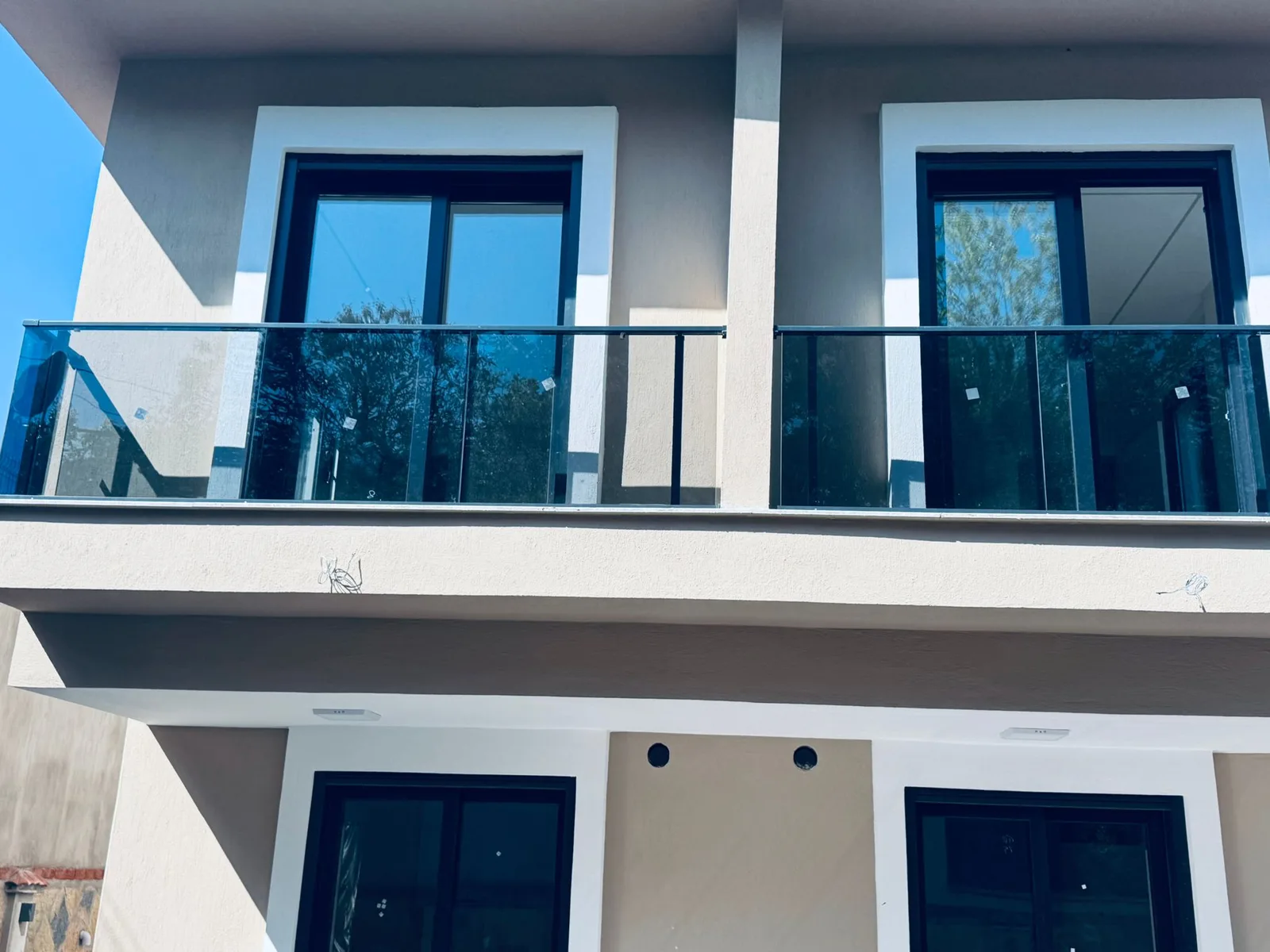 Balkon Cam Korkuluk — CMT Şahin Yapı Alüminyum Korkuluk