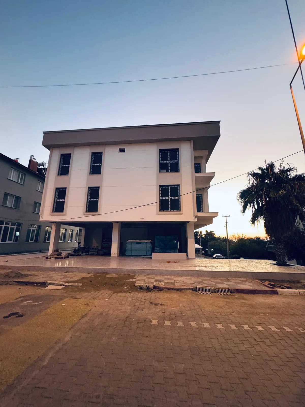 Ticari Zemin Katlı Bina İnşaatı — CMT Şahin Yapı referans proje