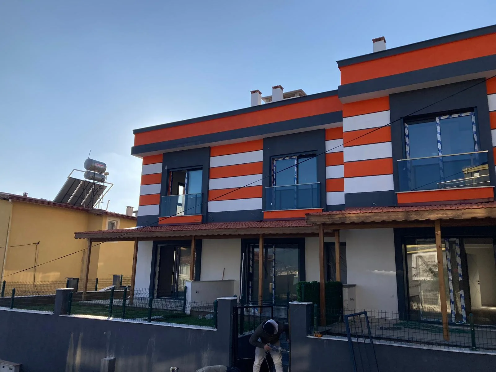 İkiz Villa Cephe (Renkli Mantolama) — CMT Şahin Yapı referans proje