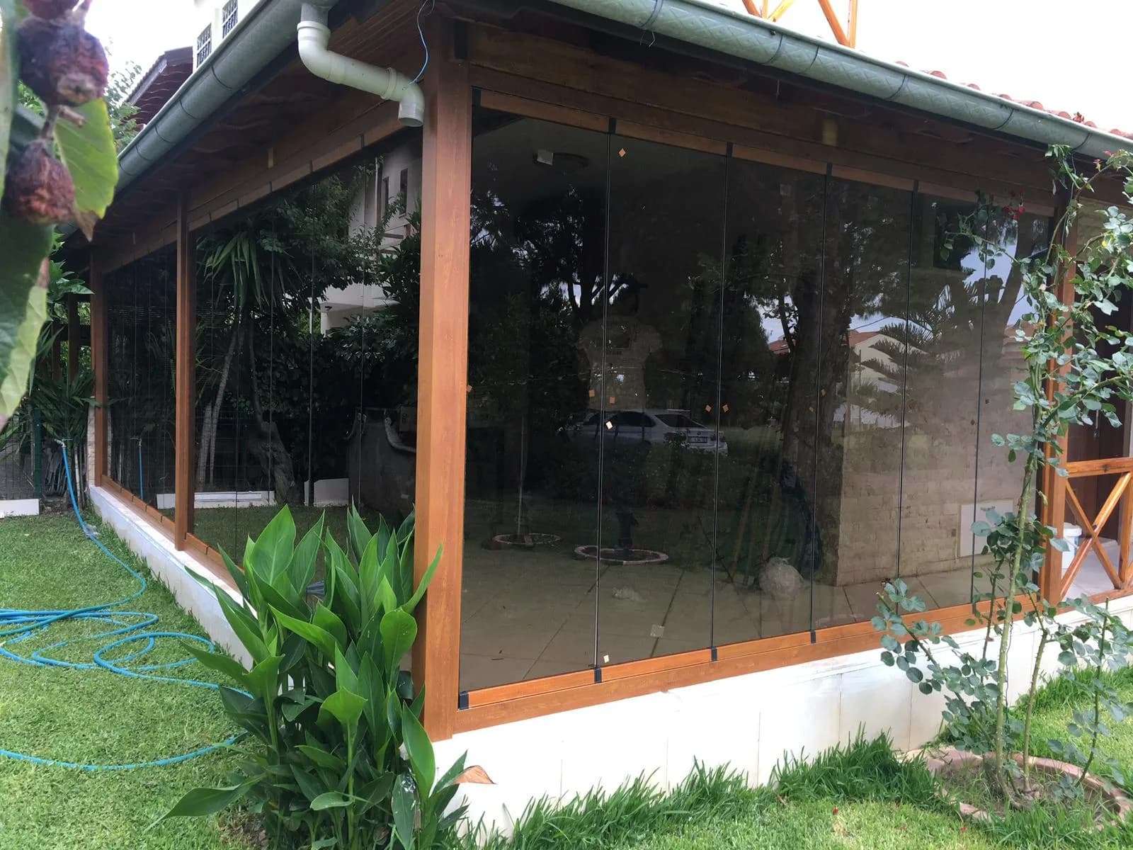 Köşe katlanır cam balkon — CMT Şahin Yapı Cam Balkon